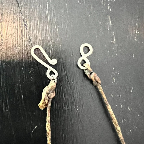 Mother of Pearl Floral Necklace - Picture 4 of 4